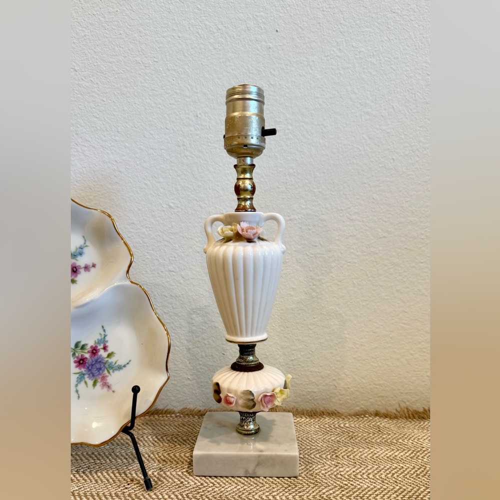 Elegant White Ceramic Table Lamp with Floral Accents